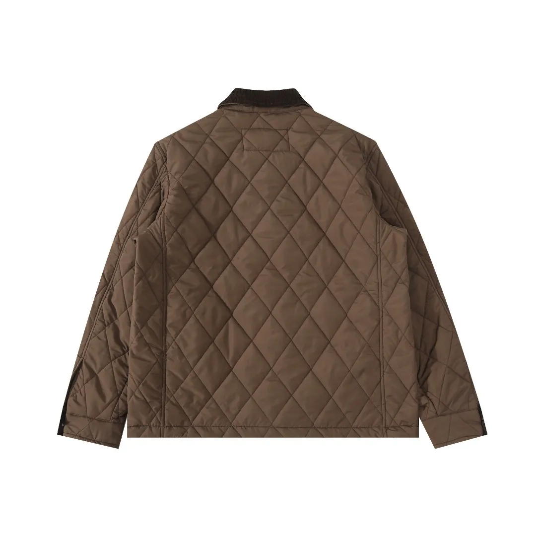 P370 #R50 Ralph Lauren/Ralph Lauren classic old money style workwear rhombus retro cotton jacket. Inspired by retro workwear, it reshapes the contemporary British style. Imported machine-pressed diamond quilting technology, every quilting line is accurately aligned, and the details are full of ingenuity; three-dimensional tailoring creates a neat H-shaped silhouette, and it can still remain light and straight when worn in multiple layers in autumn and winter. Customized metal buttons, low-key embellished textured corduroy lapel design, full of retro atmosphere, 37.5° temperature control black technology, breathable and moisture-proof, locks in temperature and sweat, waterproof and snow-proof fabric, no fear of bad weather, anti-run cotton patented technology, warm and soft, long-wearing without deformation, five high-end colors: navy | khaki | black | green | brown, easily suitable for commuting, leisure, and travel. Wearing one piece gives off a calm temperament of "old money style", and you can have both style and warmth in low-temperature weather.  Color: Navy blue, black, khaki, military green, brown Size: S M L